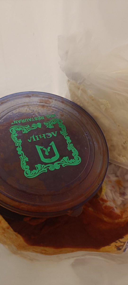 ajcyclop's tweet photo. My order 5755566513, came completely spilled and the delivery executive didn't take responsibility. Also the chat bot only refunded 70 rupees for 600 rupee damaged order. #Zomato #zomatofraud https://t.co/gEG0G69kK3