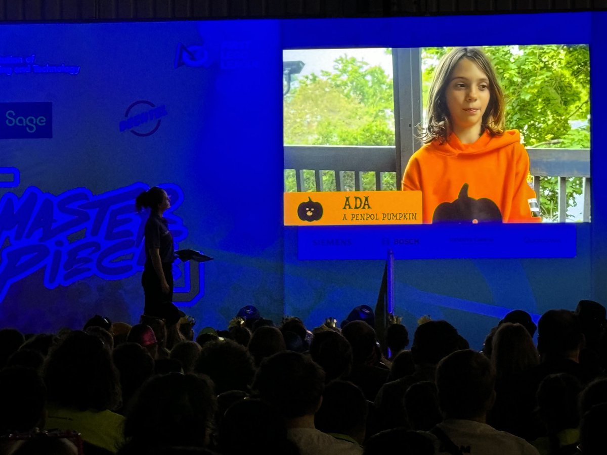 Celebrating the success of 🎃 Penpol Pumpkins ⁦@PenpolSchool⁩ ⁦last year⁩ 🇺🇸 in the opening ceremony of ⁦@FLLUK⁩ #FIRSTLEGOLeague 🙌 #LEGOconfidence ⁦⁦@JacobWoolcock⁩ @CornwallCouncil⁩