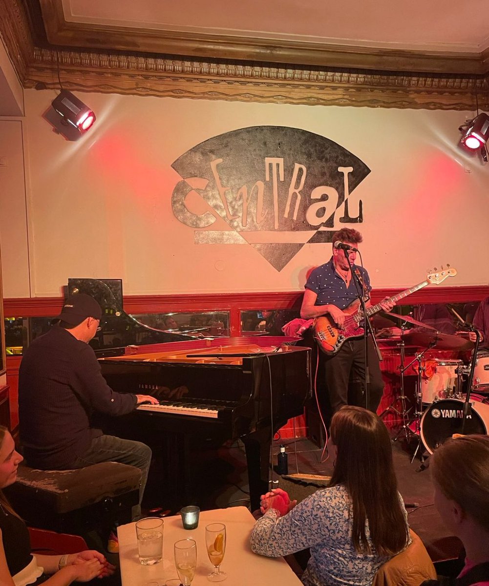 javiermalosetti's tweet photo. @marianodiaztoth @javiermalosetti Band
+ @juan._oliveira @dani_pimen anoche debut en el templo  @CafeCentralMad hoy y mañana dobles funciones 🌶️ 
Entradas: https://t.co/Zf2EiYt03s nos vemos en alguna 🙌🏽
📷 @ti.pir (prometo recordar cerrarme la bragueta antes de subir a escena.) https://t.co/golouX1Sd6