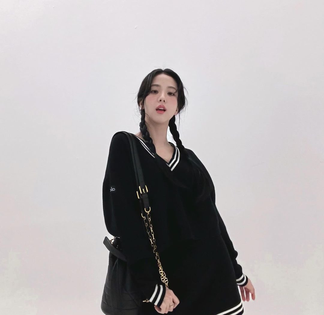 jisoosjpg's tweet photo. cutest girl https://t.co/dPcZT2yo8n