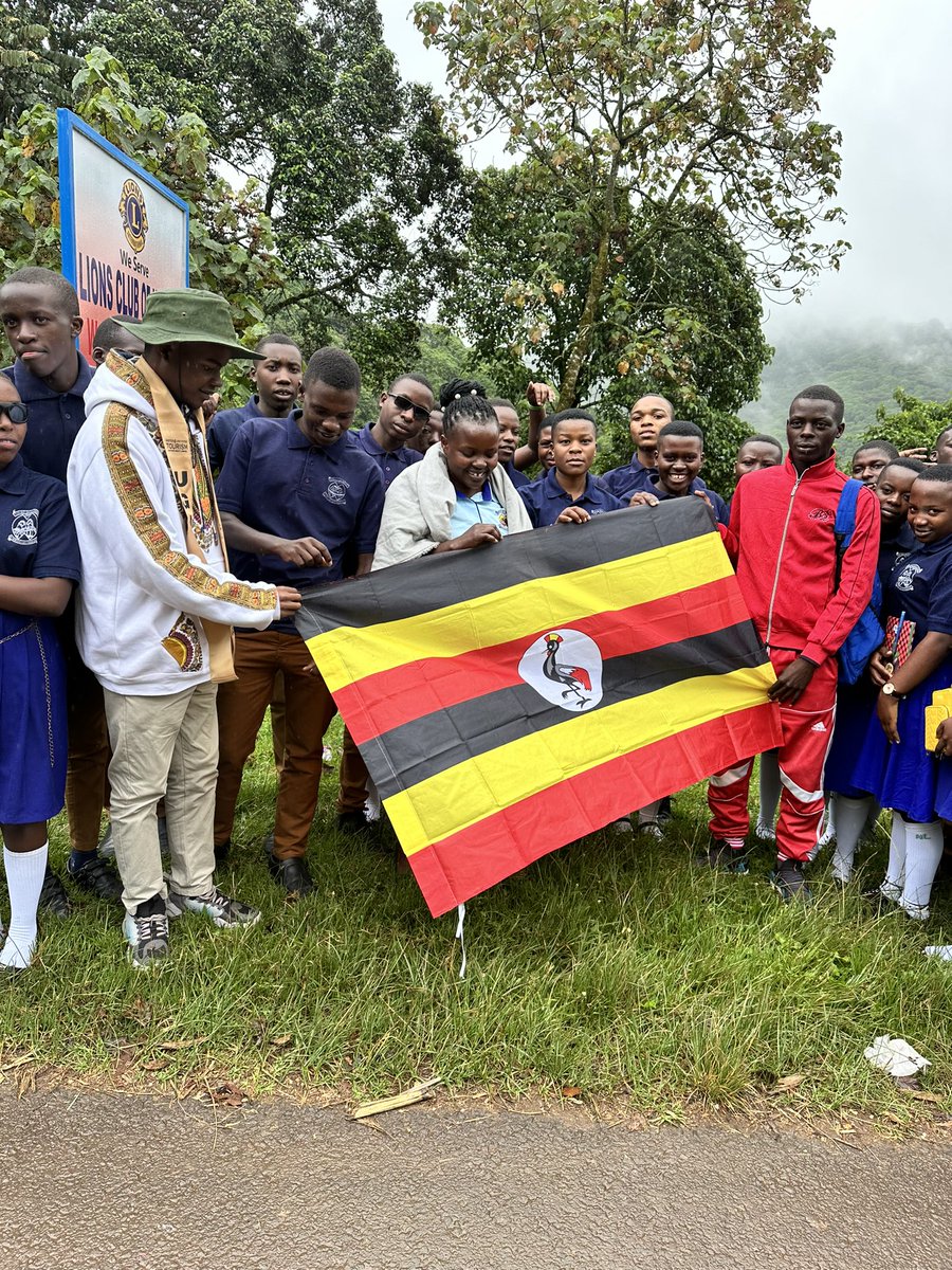 henrickric's tweet photo. 😊Domestic tourism with Murole High school in Kisoro😊 https://t.co/uD2y0tnkz5