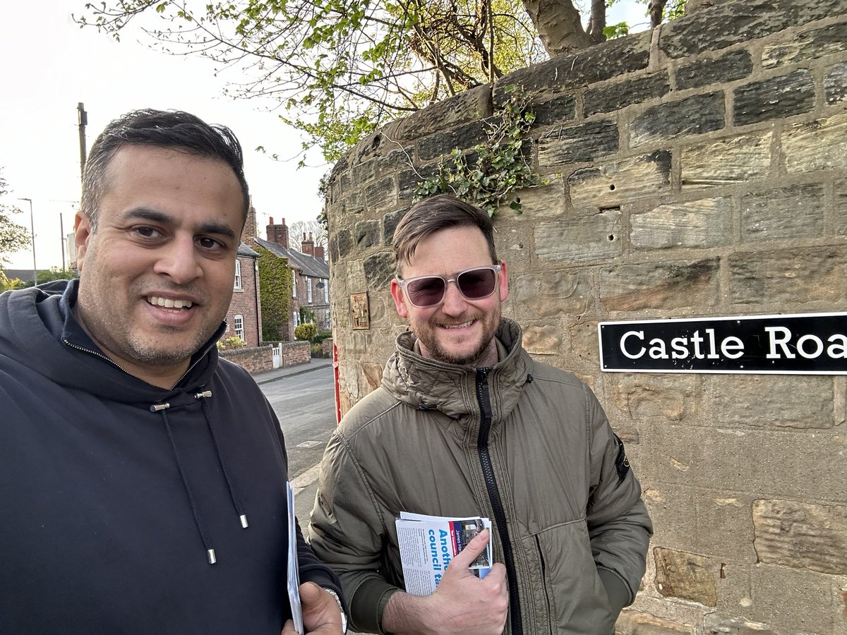 Out with @ChadThomasUK across #Wakefield South. #LocalElections2024