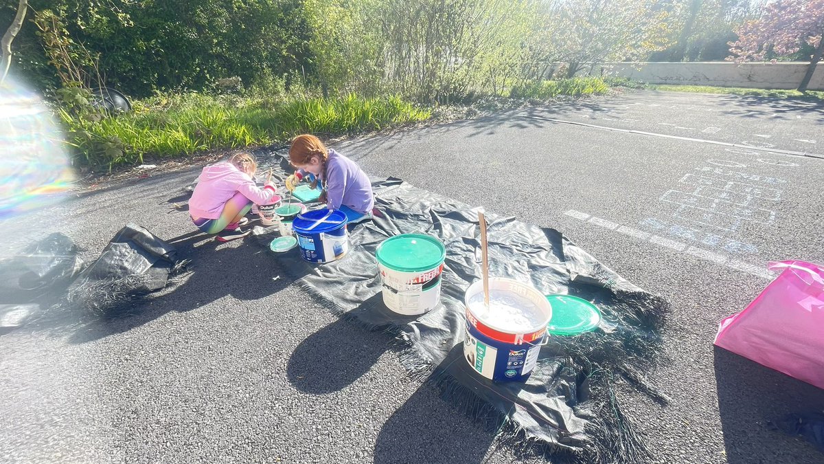 ☀️ Beautiful day for a #SpringClean here @clontuskertns 

🌺 Ready for action 

#ClimateActionEdu
#Coding4Climate