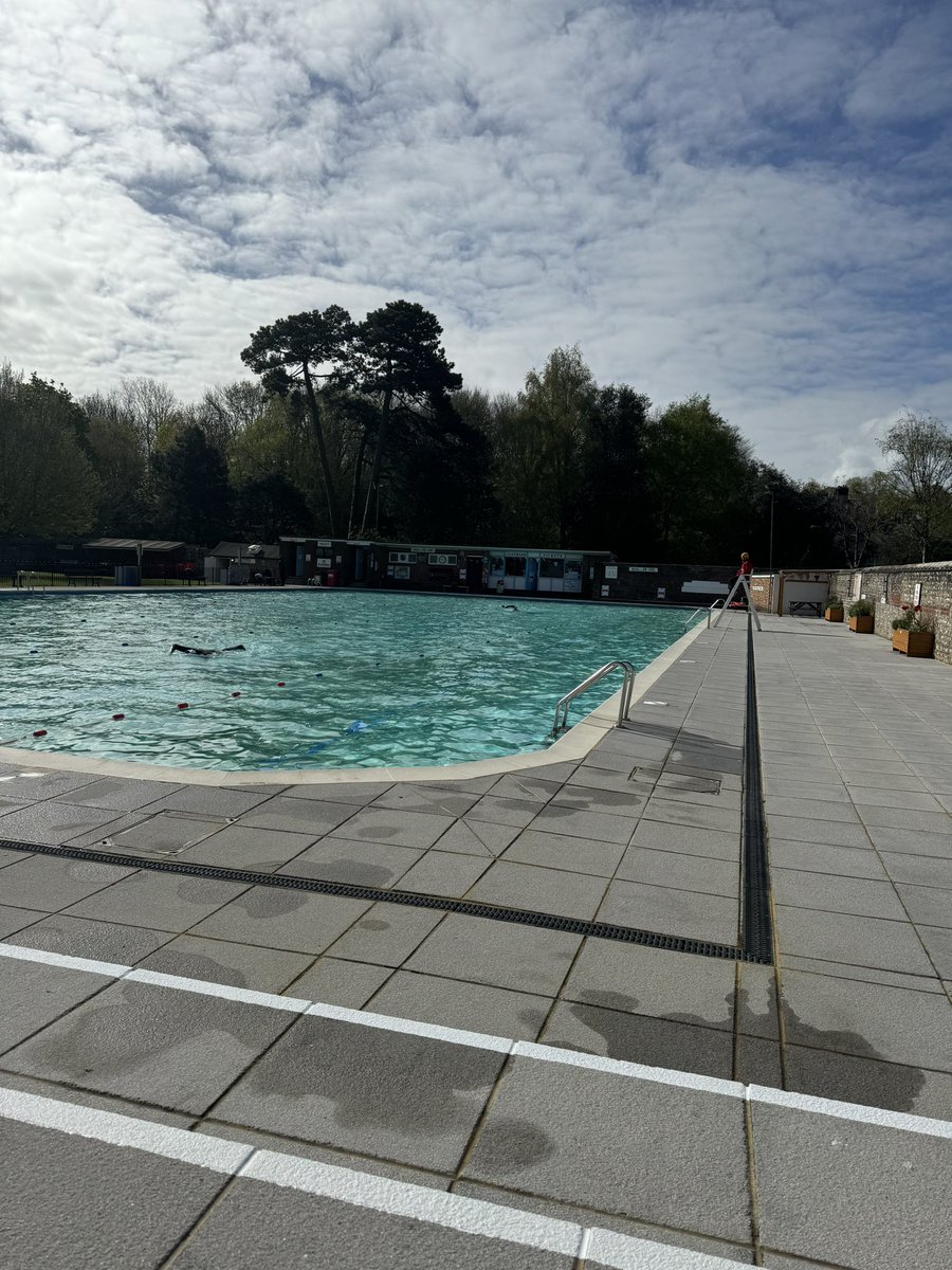 Beautiful swim in 9 degrees pool. We won’t talk about how my tit fell out when I took my wetsuit off 😒