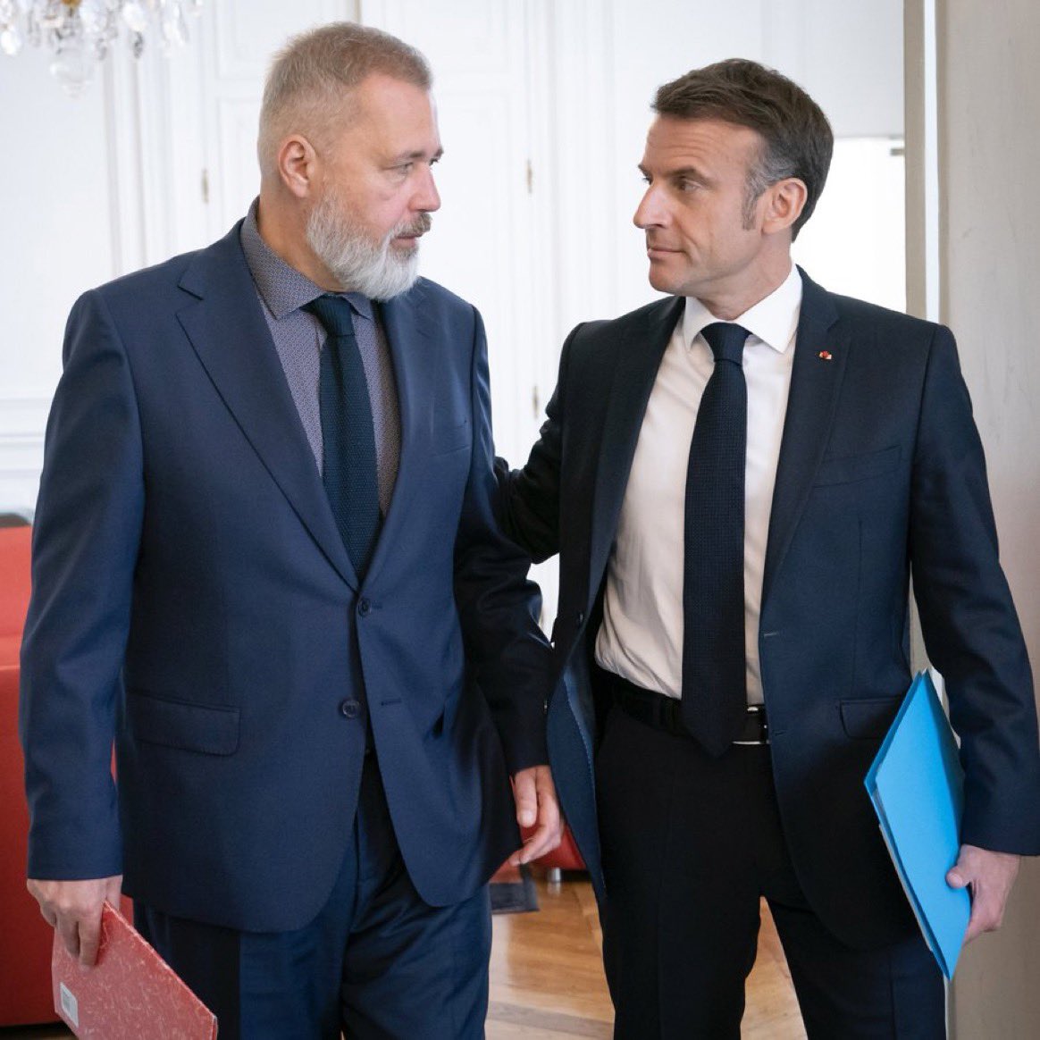 Дмитрий Муратов встретился в Париже с президентом Франции Макроном в Елисейском дворце