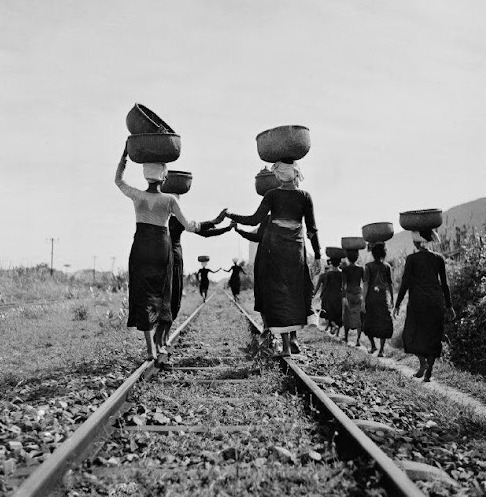 Swiss photojournalist Werner Bischof is known for his precise compositions and emotional imagery.

Now a show collates his early studio works from the 1930s alongside documentary photographs from the 1950s.

Ernst Leitz Museum, Wetzlar, until 20 Sept: leica-welt.com/en/exhibitions…