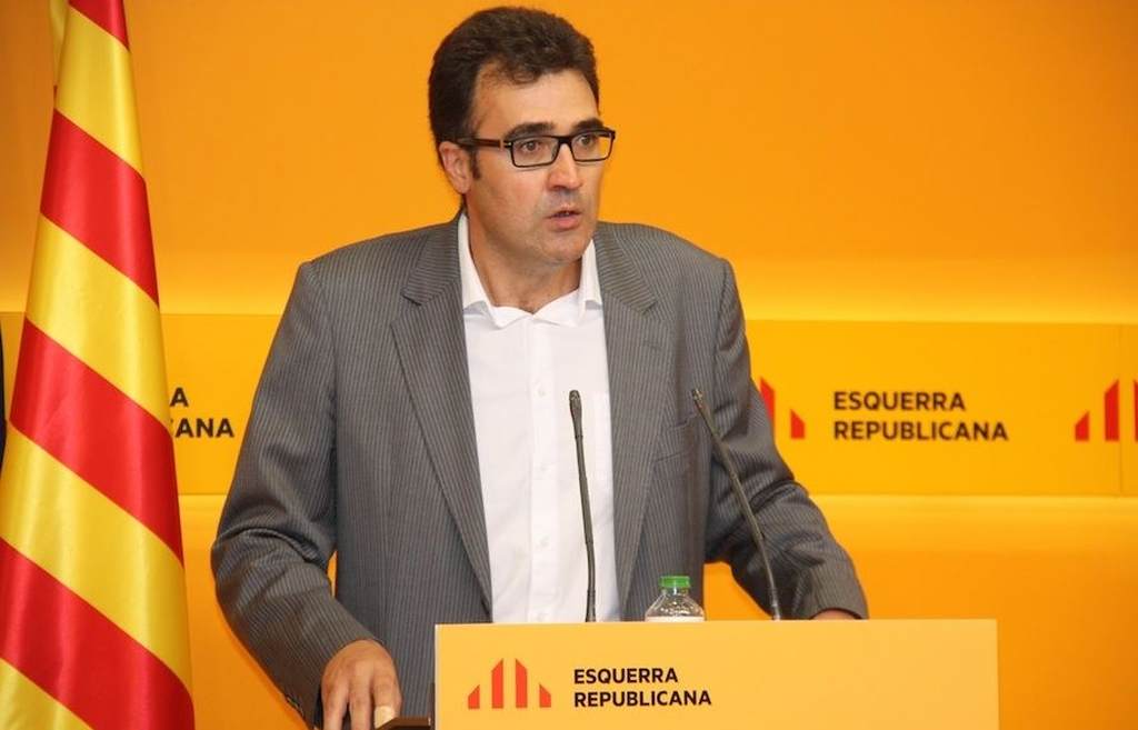 Segur que recordeu Lluís Salvadó, el que va dir : 'Agafes la que tingui els pits més grans i llestos'. ERC no només no el va fer plegar: és l'actual president del Port de Barcelona, amb un sou de 115.000 euros l'any. Valors republicans i feministes 🫶