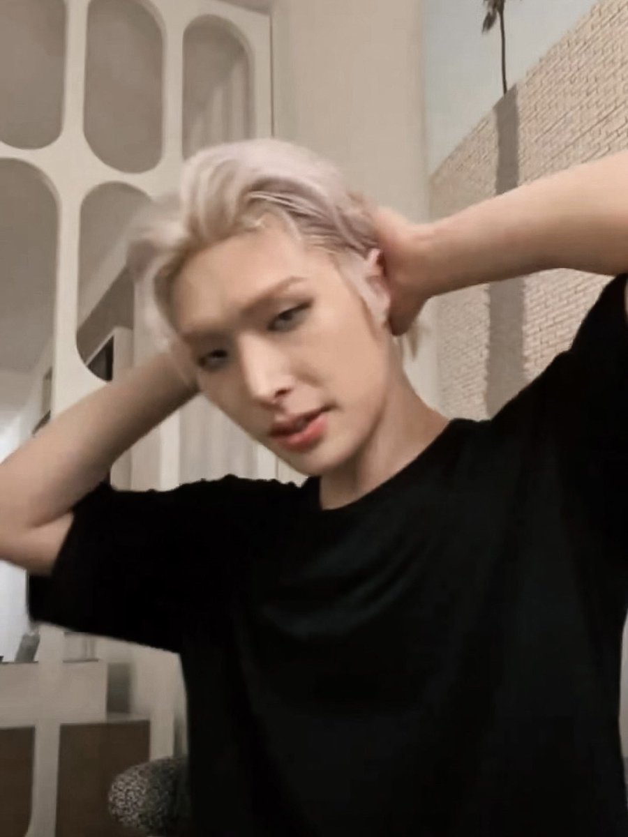 mingifeeds's tweet photo. song #mingi after #coachella https://t.co/xnKJXHD02m
