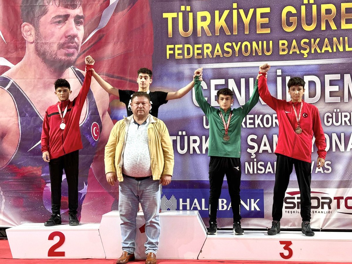 17-20 Nisan tarihleri arasında Sivas ilinde düzenlenen U15 Grekoromen Güreş Türkiye Şampiyonası’nda 52 kg’da mücadele eden ve Türkiye 2.'si olan sporcumuz Doğan Sabaz'ı kutluyorum 😊 Büyük başarısı ile Milli takıma davet edilerek ülkemizi uluslararası alanda temsil edecek olan…