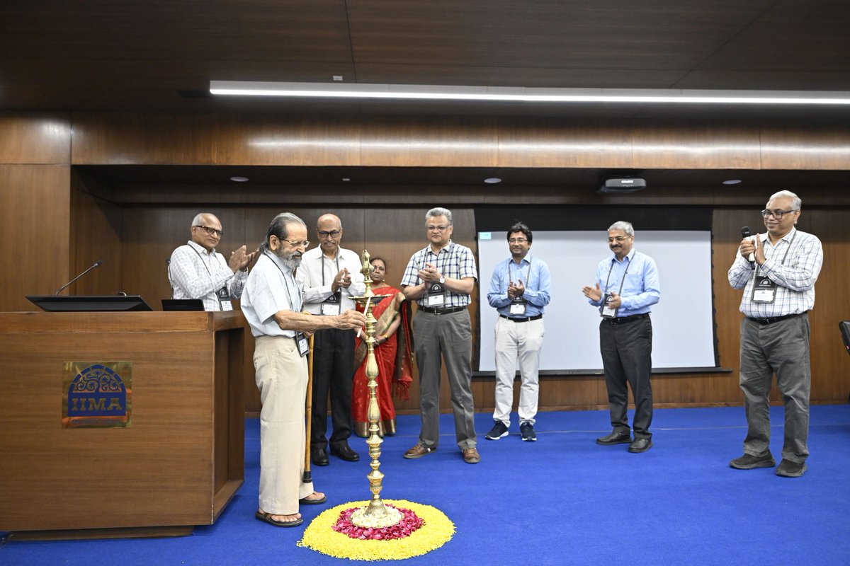 Yesterday was filled with warm hugs, insightful conversations, and nostalgic stories. @IIMAhmedabad celebrated the 50th anniversary of its doctoral program, marking half a century of academic excellence in shaping today's thought leaders and researchers. 1/4