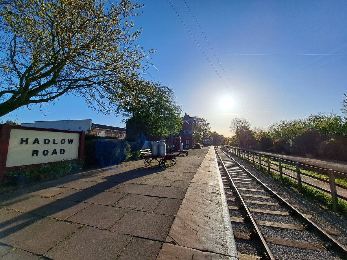 A beautiful morning for a run ☀️☀️☀️ Great to be out and complete an early 14km run. We are solar powered people, so don't forget to get outside and enjoy the sunshine this weekend. We all deserve it! #MakeitCount #teacher5aday #teacherswhorun