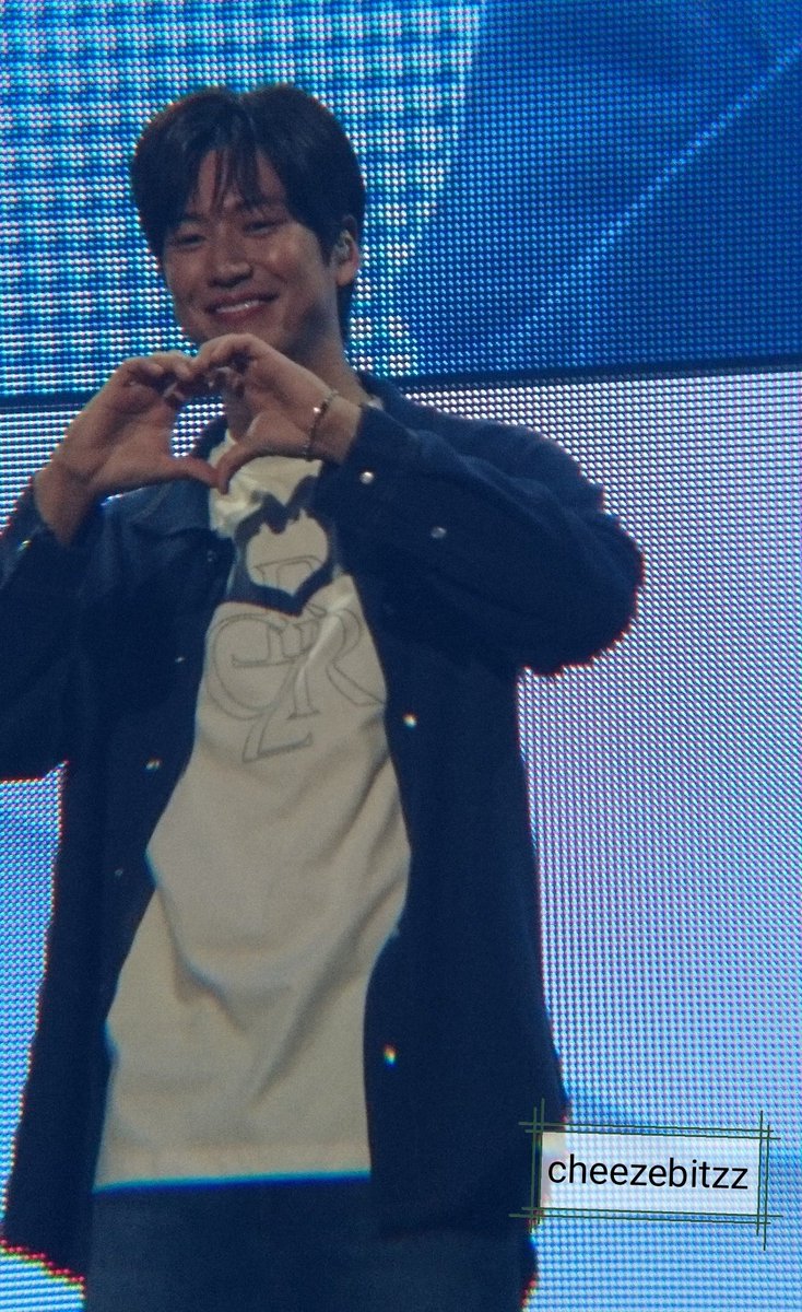 cheeze_bitzz's tweet photo. 20240420 #나인우 일본  팬미팅  in  zepp Haneda 
��두가  신경쓰이는것같에…
#NaInWoo #ナイヌ https://t.co/UIeNembriM