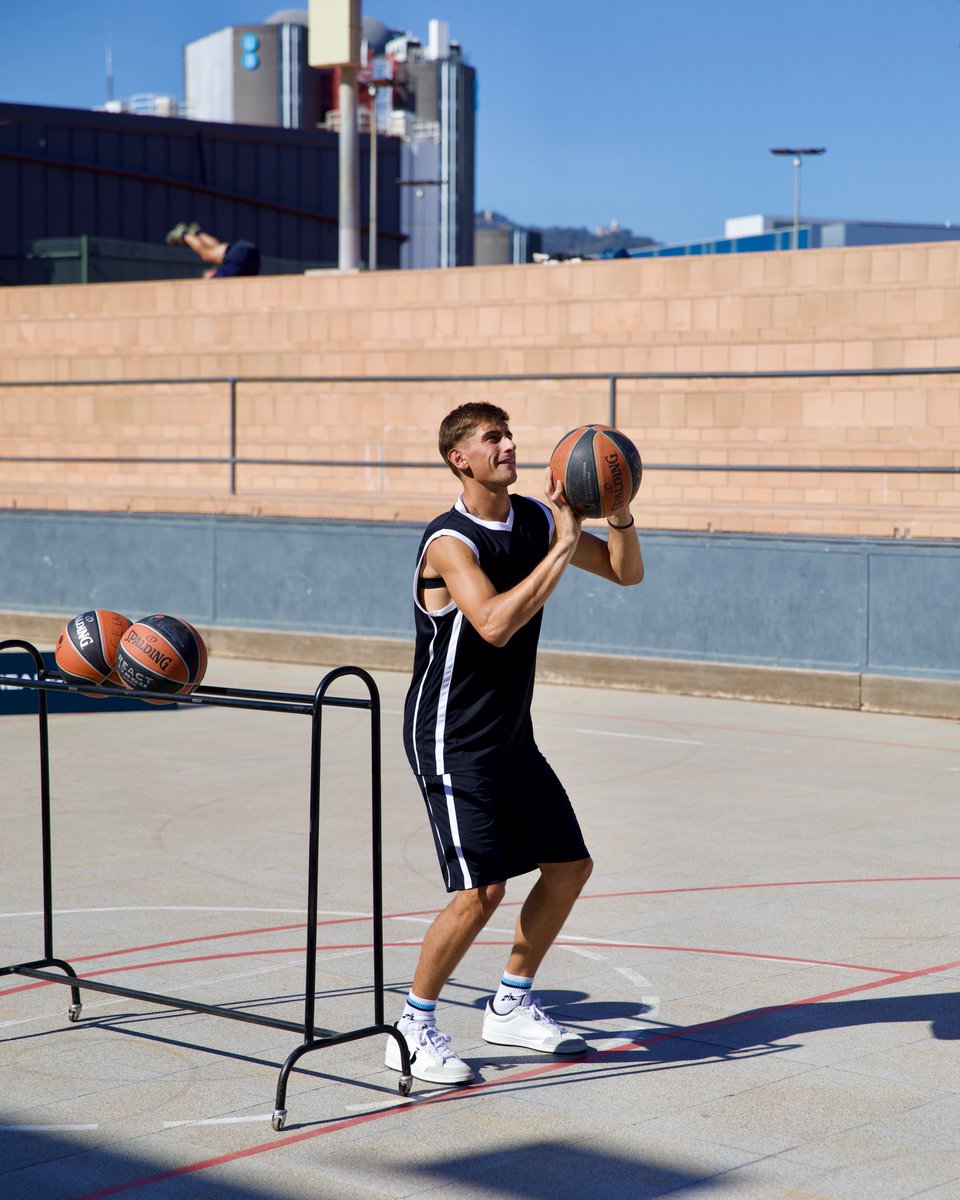 atptour's tweet photo. Swapping serving for (hopefully) some swishes 😆🏀
@LexusSpain | #LexusChallenge | #Partner https://t.co/6cWHnk8Xvq