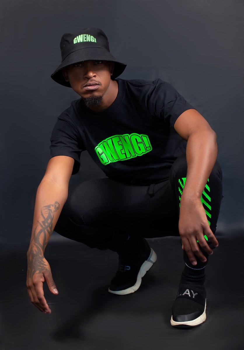 _tshepotau's tweet photo. If you were looking for a sign, there’s the green light 🚦… team green stand up 💚

MAKHEKHE x CLEAN SKOON

 Place your orders now at: 

1. @CLEANSKOON or
2. WhatsApp 079 363 2088 or 
3.  Visit https://t.co/IhJDZ4ft4T 

#TshepoMakhekhe https://t.co/A84ZYmNcfv