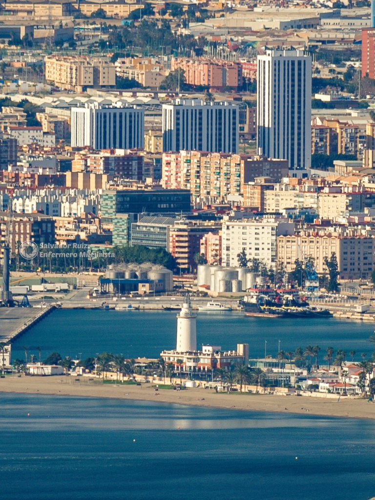 ¡ #FelizSábado !! La Bella #Málaga 💜💚 Foto @duemileurista #malagaconacento #vivirenmlg #beautiful