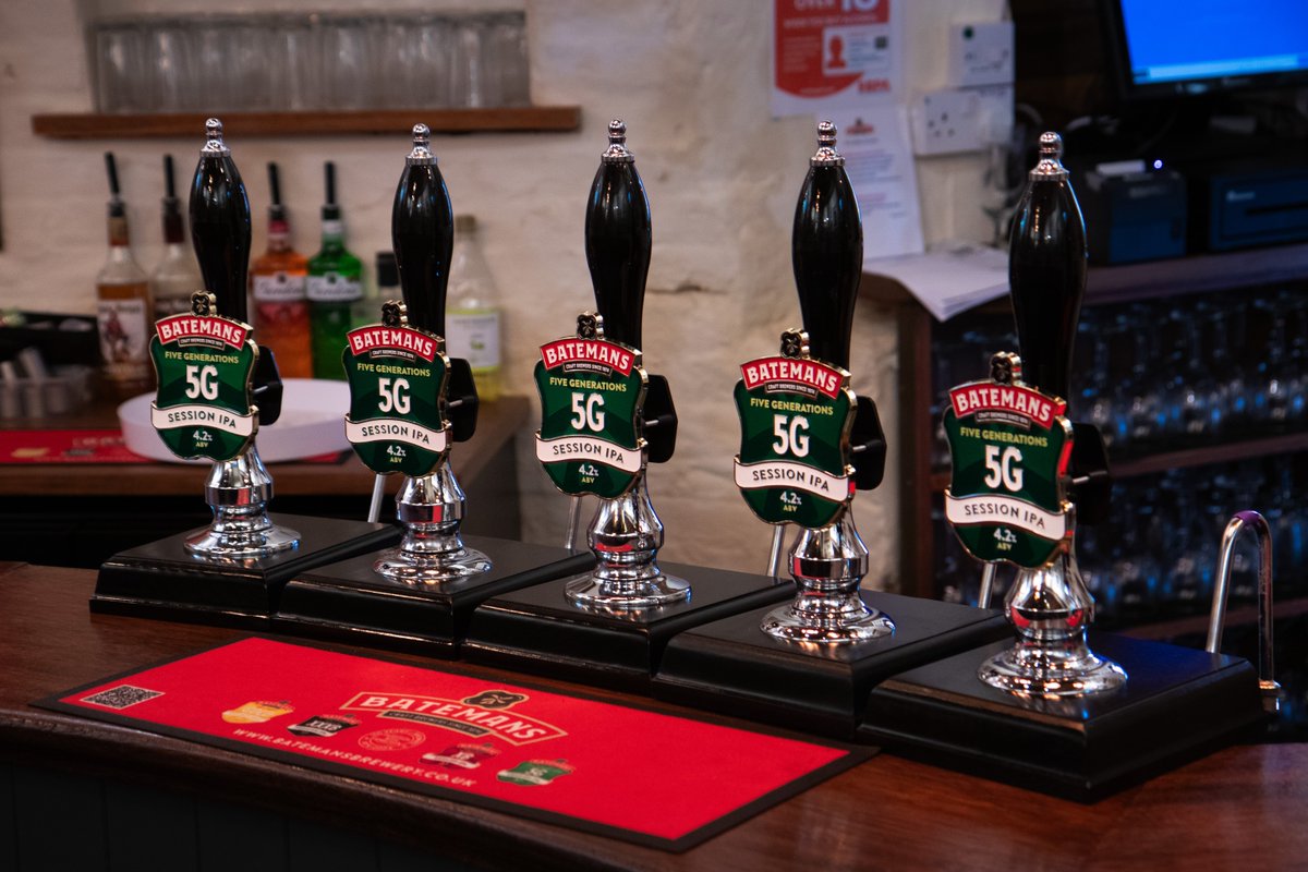 You walk into the pub and this is the selection... What are you ordering? 😉🍺

🚨REFURBISHED VISITOR CENTRE OPEN TODAY FROM 12:00 MIDDAY - 5:30!!!🚨

#realale #craftbeer #familybusiness #traditionwithambition #LincsConnect