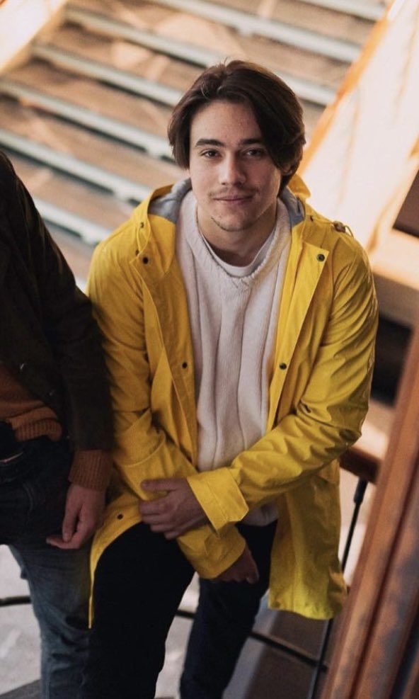 yellow looks so good on him