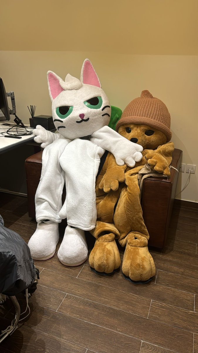 MaisonGhost's tweet photo. the hat stays on and I’m holding $MEW until it hit billionsss in market cap and I can fully retire

gm btw https://t.co/4iwidCUlH1