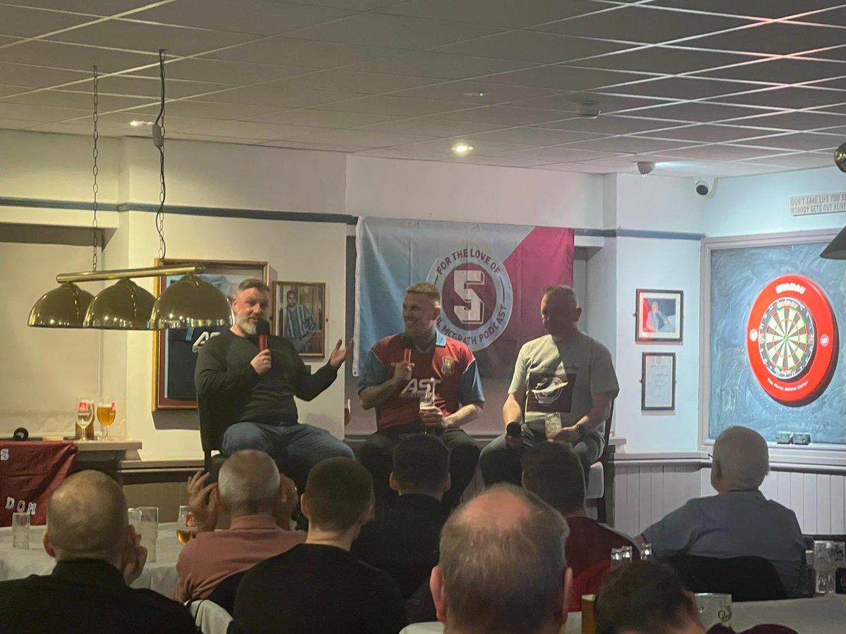 TyBracey's tweet photo. Top night with the boys @LoveMcGrathpod &amp; @VillaPaddy &amp; some good money raised for the @AVFCFoundation 

Great crowd too!

#AVFC https://t.co/rIRNDSOXBt