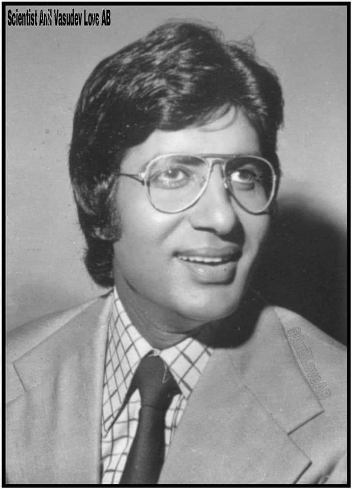 DrAnilLoveAB's tweet photo. Congratulations on completion of๐๐น๐
#46YearsOfKasmeVaade
My Dear Guruji Shri @SrBachchan Sirji &
#Raakhee ji #NeetuSingh ji #Rekha ji #RandhirKapoor ji #Amjadkhan ji & Team
Directed Produced by #RameshBehl ji
Written by #MirzaBrothers ji
Music by #RDBurman ji
Release date (21 April 1978)