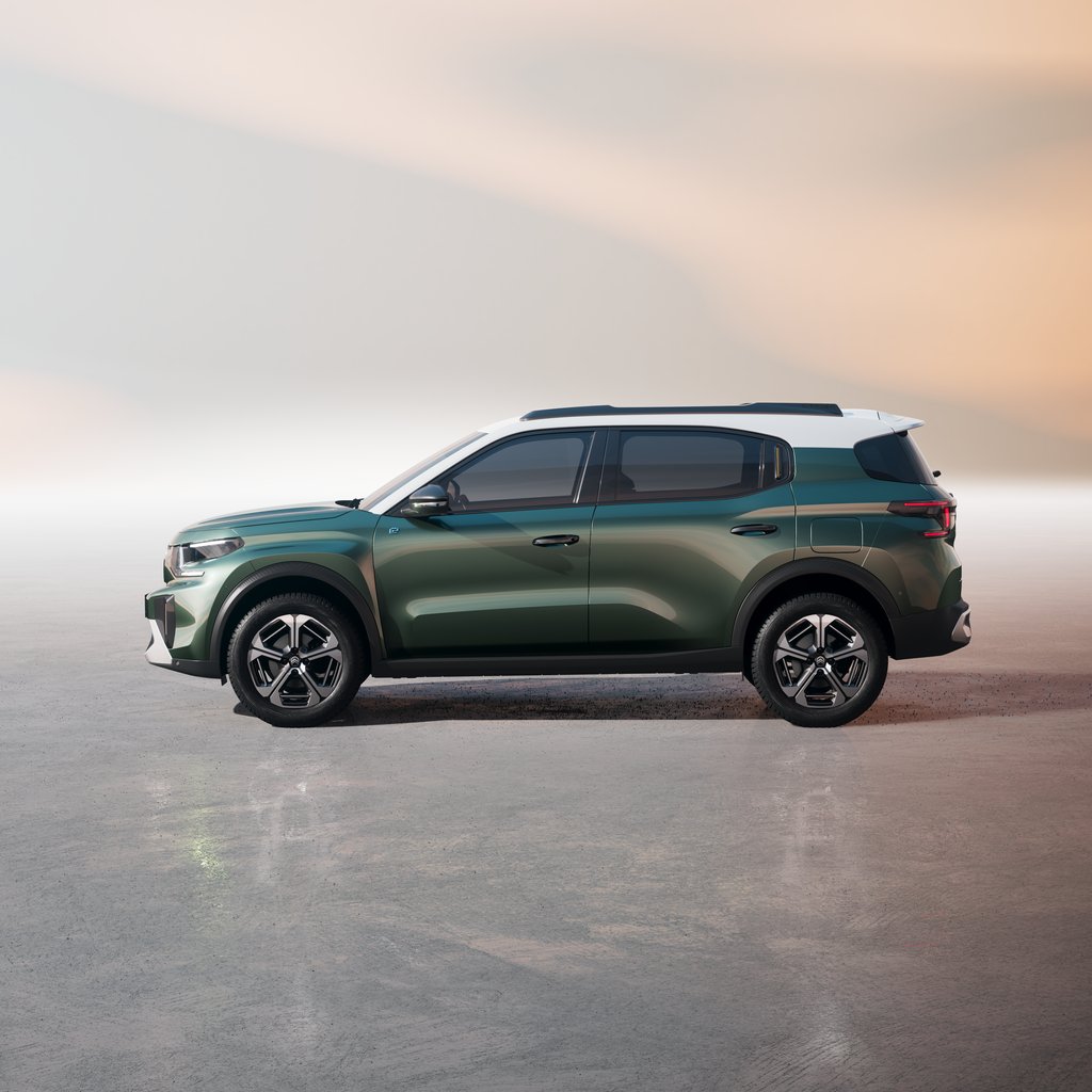 leaseloco's tweet photo. Citroen reveals the new C3 Aircross, the first compact SUV with up to 7 seats 🚙

Would you drive this? 👇

#leaseloco #leasing #cars #suv #citroen #c3aircross #citroenc3aircross https://t.co/pLwDYwMpmr