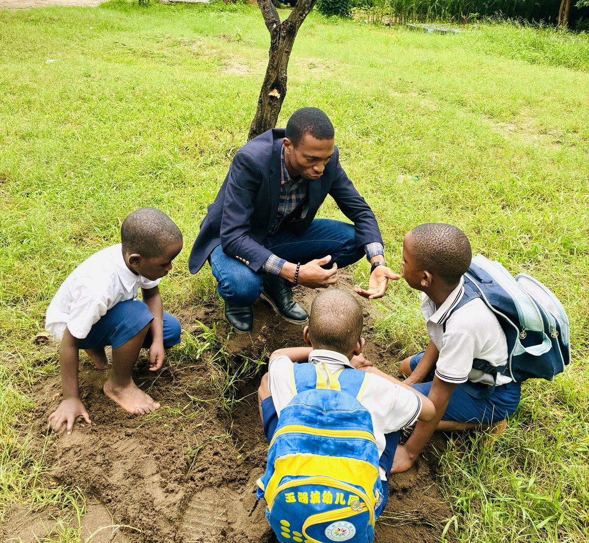 castbeezy's tweet photo. By engaging in tree planting initiatives, students also cultivate important life skills such as teamwork, problem-solving, and leadership.

Yesterday i participated in Green Schools event  at Kisiwani Primary School,Kigamboni,Dar Es Salaam,Tanzania🇹🇿 https://t.co/yYWeVgZJ2U