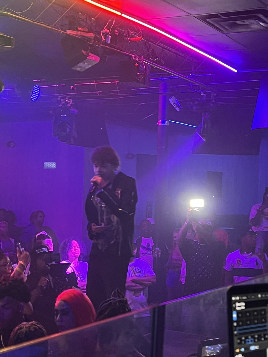 Another PRETTY GANG and CHECK CHASER SHOW IN THE BOOKS! The city showed up for Luh Tyler! Hmmmmmmmm i wonder who is for Memorial Day weekend……..