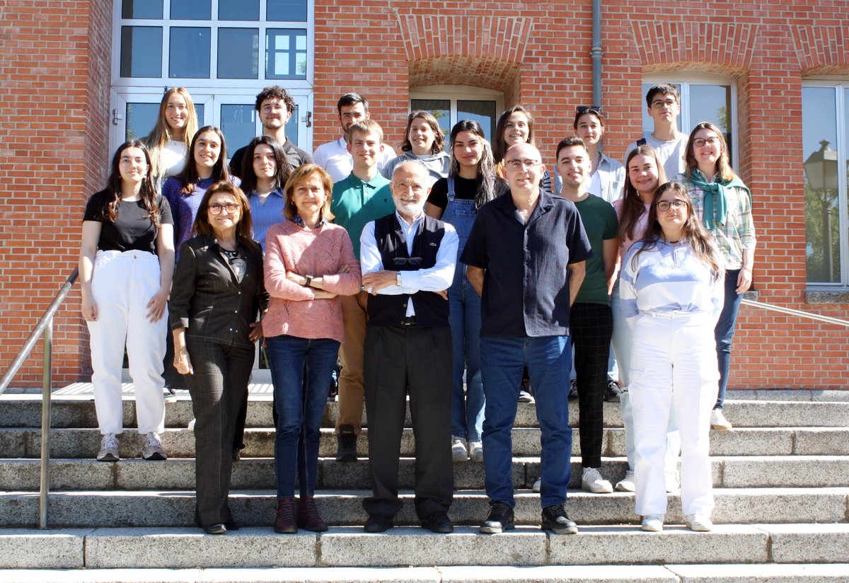 Francisco J Plou (@franciscoplou) on Twitter photo Esta semana hemos celebrado un taller del Proyecto de Generación del Conocimiento GLYCOENZ-GREEN financiado por <a href="/AgEInves/">Agencia Estatal de Investigación</a> (PID2022-136367OB-C31/2/3)
Con presencia de representantes de <a href="/ICP_CSIC/">Instituto de Catálisis y Petroleoquímica (CSIC)</a>, <a href="/iqf_csic/">IQF-CSIC</a> y <a href="/CBM_CSIC_UAM/">Centro de Biología Molecular Severo Ochoa</a>
¡Los jóvenes han mostrado un gran entusiasmo!
<a href="/CienciaGob/">Ministerio de Ciencia, Innovación y Universidades</a> Esta semana hemos celebrado un taller del Proyecto de Generación del Conocimiento GLYCOENZ-GREEN financiado por <a href="/AgEInves/">Agencia Estatal de Investigación</a> (PID2022-136367OB-C31/2/3)
Con presencia de representantes de <a href="/ICP_CSIC/">Instituto de Catálisis y Petroleoquímica (CSIC)</a>, <a href="/iqf_csic/">IQF-CSIC</a> y <a href="/CBM_CSIC_UAM/">Centro de Biología Molecular Severo Ochoa</a>
¡Los jóvenes han mostrado un gran entusiasmo!
<a href="/CienciaGob/">Ministerio de Ciencia, Innovación y Universidades</a>