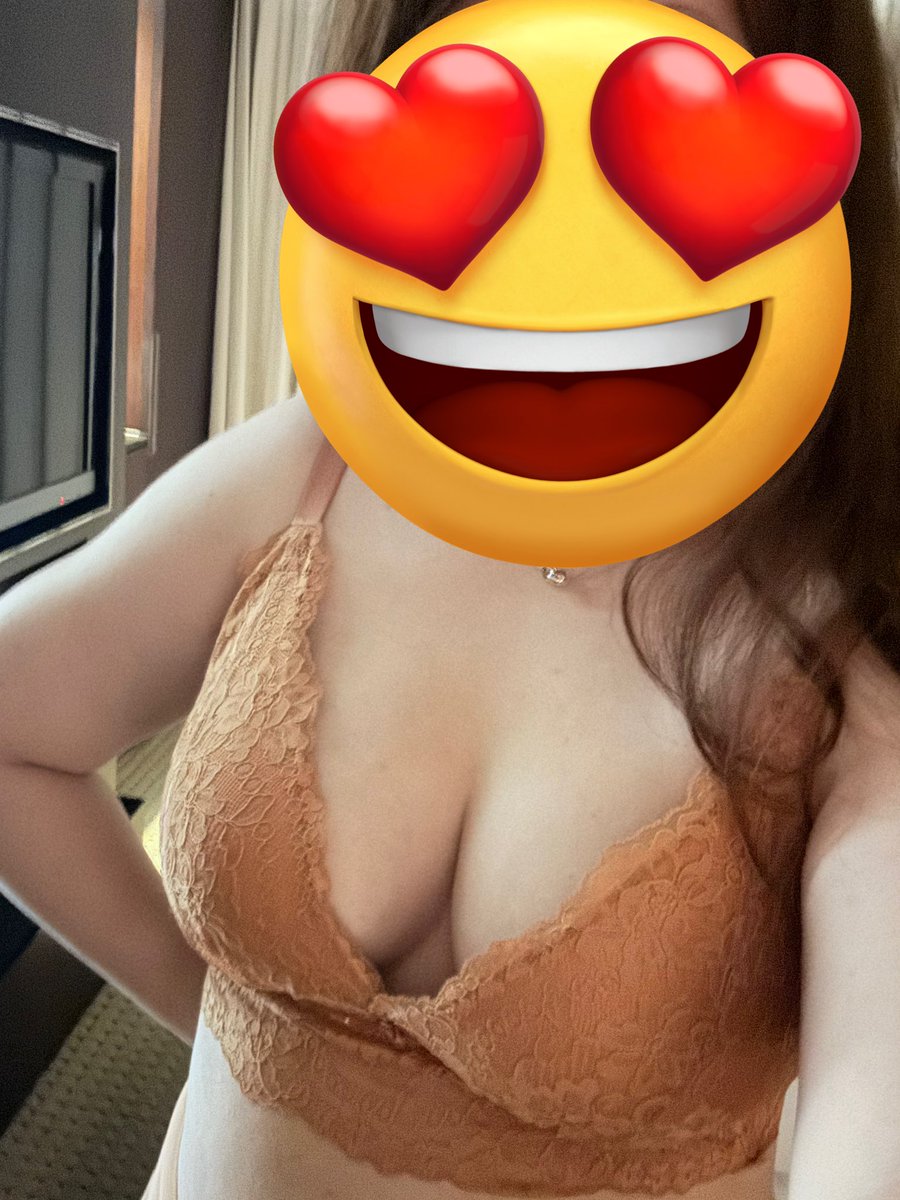 橘色好顯白！！！！！（iphone15pro前置鏡頭無濾鏡）
各位姐妹請買起來！😆
#sexybra