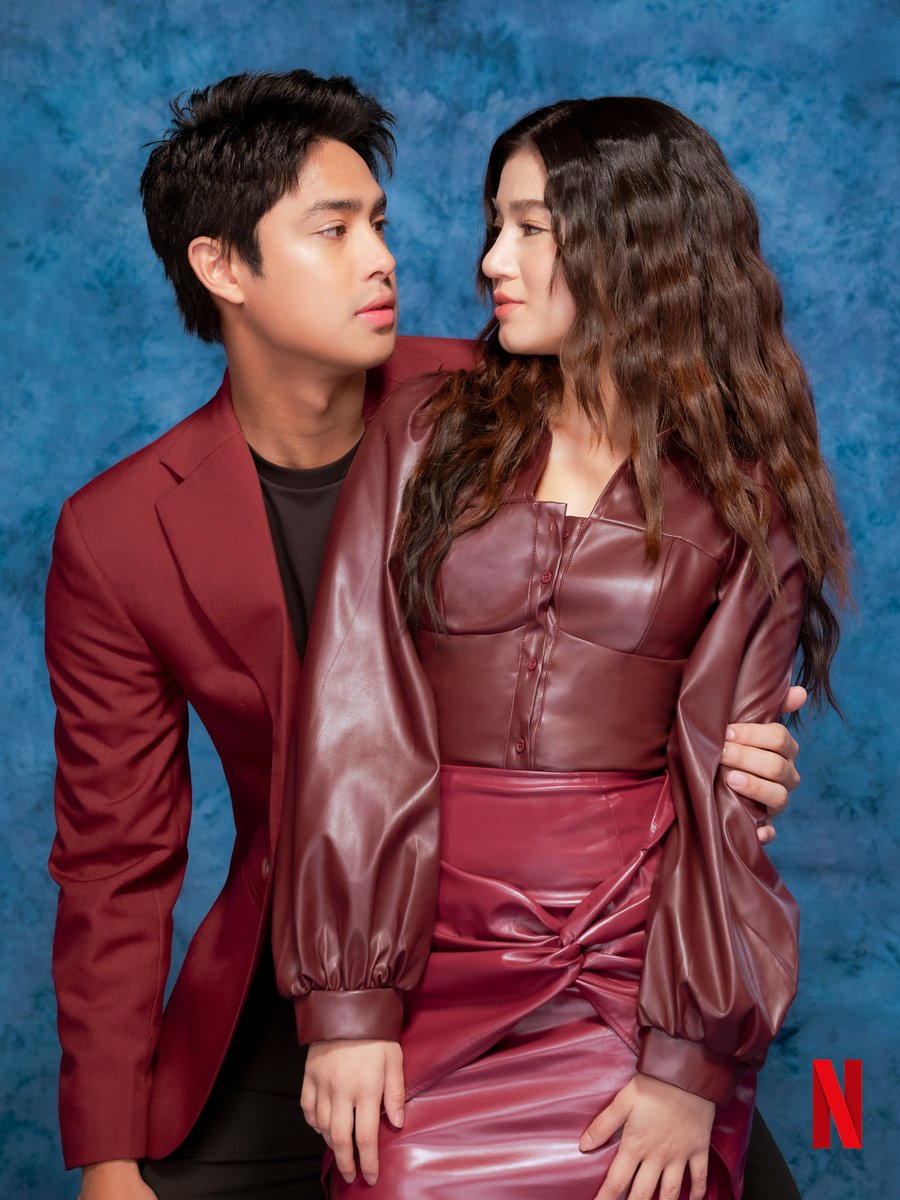 “Donny, kandong ka kay Belle!” With a photoshoot in full swing and the new Ariana blasting from the speakers, there’s no one more comfortable than the pair at the center of it all as they pose for the camera: Donny Pangilinan and Belle Mariano, the stars of Can’t Buy Me Love.