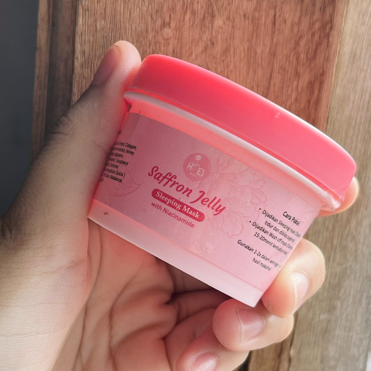 cryingbubbies's tweet photo. kl malemnya abis pake sleeping mask, kerasa banget bangun tidur muka jadi lebih lembab &amp; plumpy 🫣🫶 https://t.co/br4iINDVGM