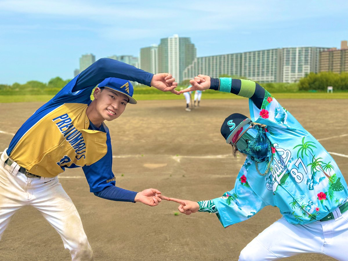 CUBE_LEAGUE's tweet photo. 【4/20（土）今週のヒーロー⚾️】
土曜1部（前期）
さわやかSeeSaa 対 PREMIUMMOLLS
3-3で引き分け🔥

さわやかSeaSaa
#87 安藤選手
追加点となるツーランホームラン🌈
PREMIUMMOLLS
#18 神崎選手
同点スリーランホームラン😳

https://t.co/aUcahdFEIe https://t.co/4zIJXVXGQf