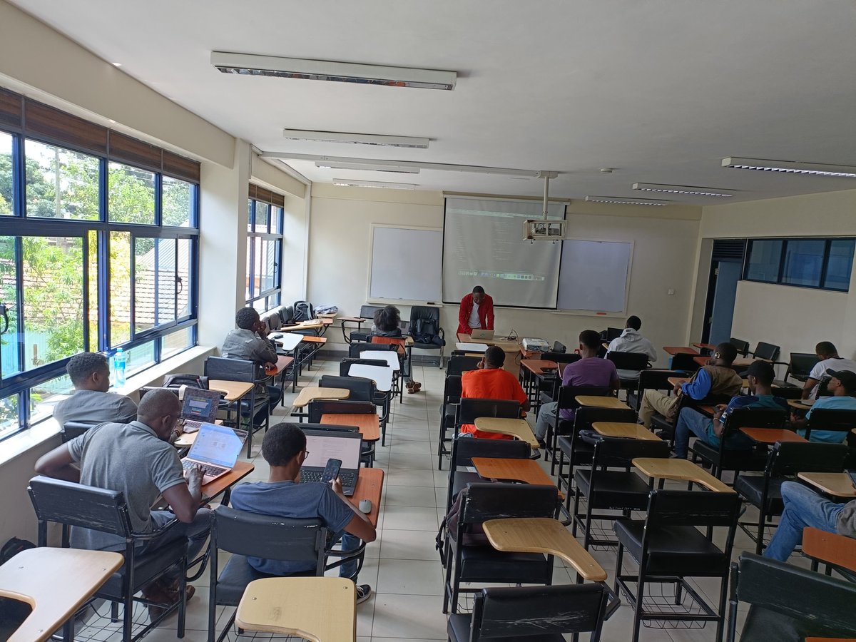 kotlinkenya's tweet photo. Our meetup is on with KotlinBits by @mambo_bryan 🥂

@254androiddevs @kotlinkenya https://t.co/WQXs8hBWxH