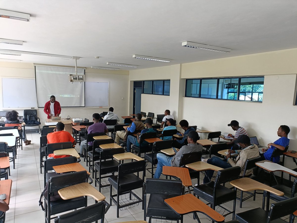 kotlinkenya's tweet photo. Our meetup is on with KotlinBits by @mambo_bryan 🥂

@254androiddevs @kotlinkenya https://t.co/WQXs8hBWxH
