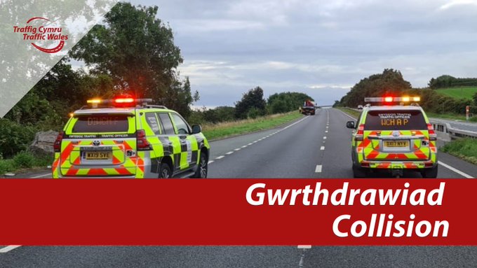 ⚠Road Traffic Collision⚠ 📍#A55 J25 Bodelwyddan eastbound entry slip road partially closed. Traffic Officers in attendance.