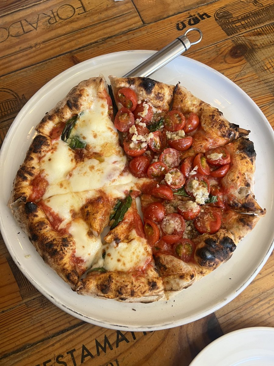 moyoko_sasaki's tweet photo. 昨日は同じ事務所の神田れいみちゃんとランチ😊🍕✨話が合って、しかもピザが好きということで！また行こうね〜となりました😊💗今回はわたしのオススメの池尻大橋パーレンテッシ。次回はどこにしようかな〜🫶 https://t.co/uoEewVnaPs