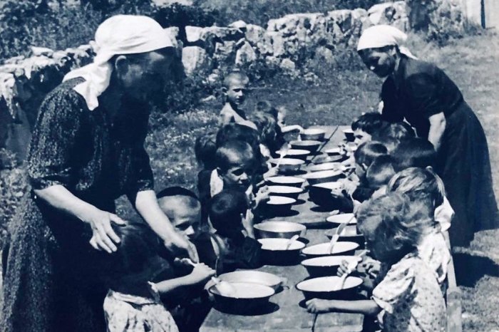 Moldovan president's message on famine caused by Stalinist regime

moldpres.md/en/news/2024/0…

'The Soviet power forbade people to talk about the famine. For generations, the survivors had to mourn their losses in silence.'
