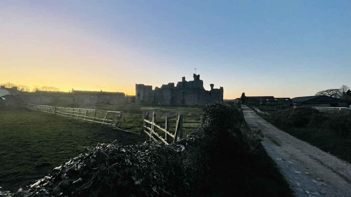 Jewel_Lia's tweet image. A year ago today. One of the best days ever. 💙💔 #Middleham