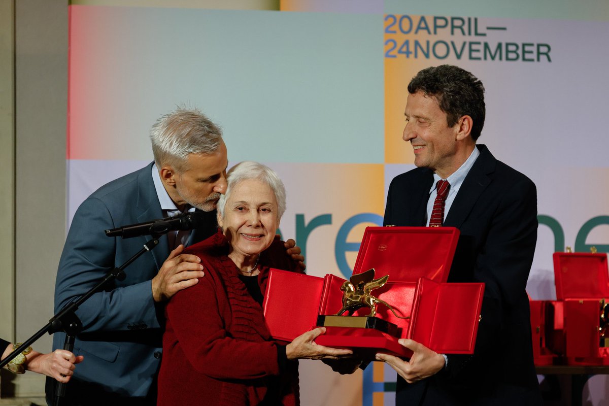 The Golden Lion for Lifetime Achievement of the #BiennaleArte2024 goes to #AnnaMariaMaiolino. #AdrianoPedrosa: “The extensive and extraordinary sixty-year career of Anna Maria Maiolino is multifaceted in various media and experimental poetics, encompassing painting, drawing,