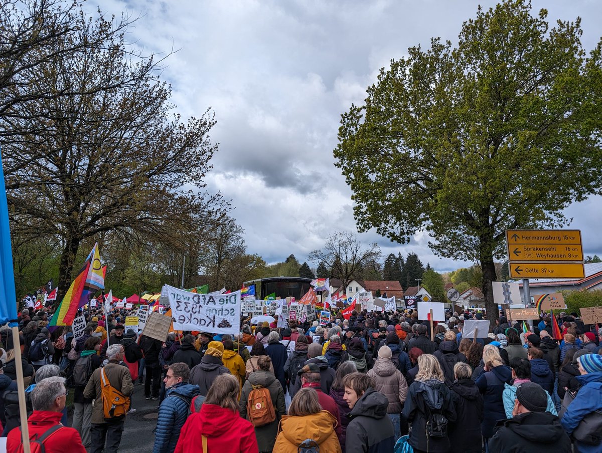 schondudel's tweet photo. Laut gegen die #fckafd in Unterlüß!
#CE2004
#AlleZusammenGegenDenFaschismus
. https://t.co/GZd0yo9Kto
