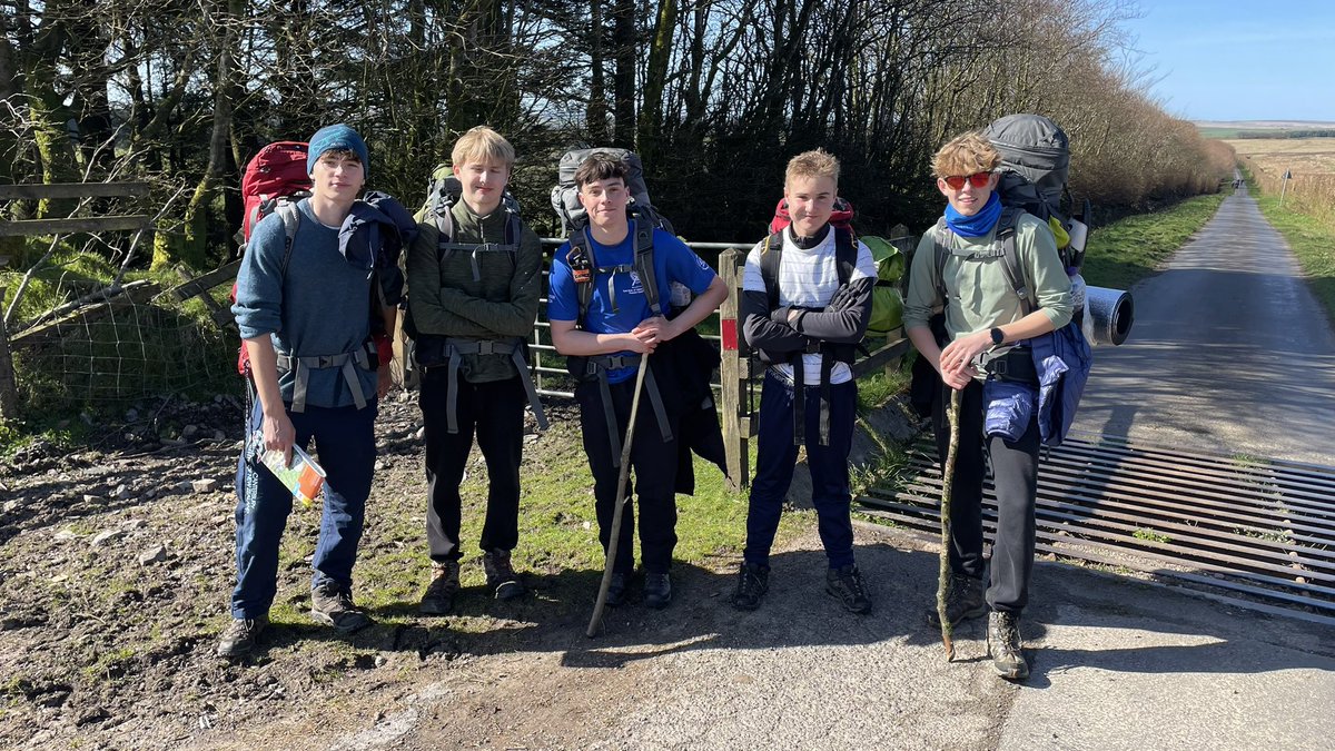 All four groups through CP1 all going strong and spirits high on the final day 😎😎🥾🥾👏🏻👏🏻👍🏻💪🏻 @AlleynsSchool @_JaneLunnon #AlleynsDofE @DofE