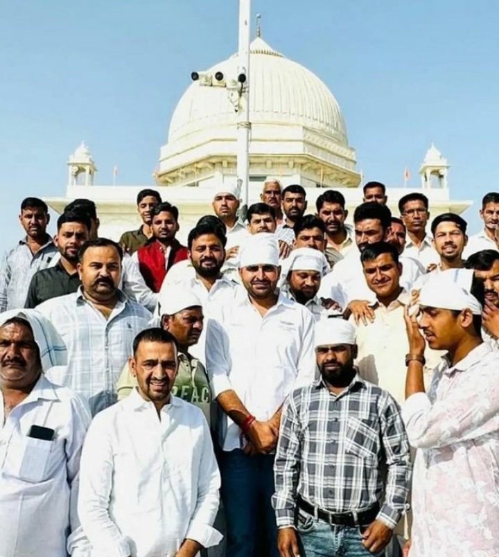 mukeshraj055's tweet photo. जय बोलो जम्भेश्वर भगवान की 🙌🏻❤️
@RavindraBhati__
@bishnoismaj29
#bishnoi #vishnoi #bikaner #mukaam #ravindrasinghbhati #LokSabhaElections2024 #LokSabaElections2024 #TaylorSwift https://t.co/ZqajkyBYXc