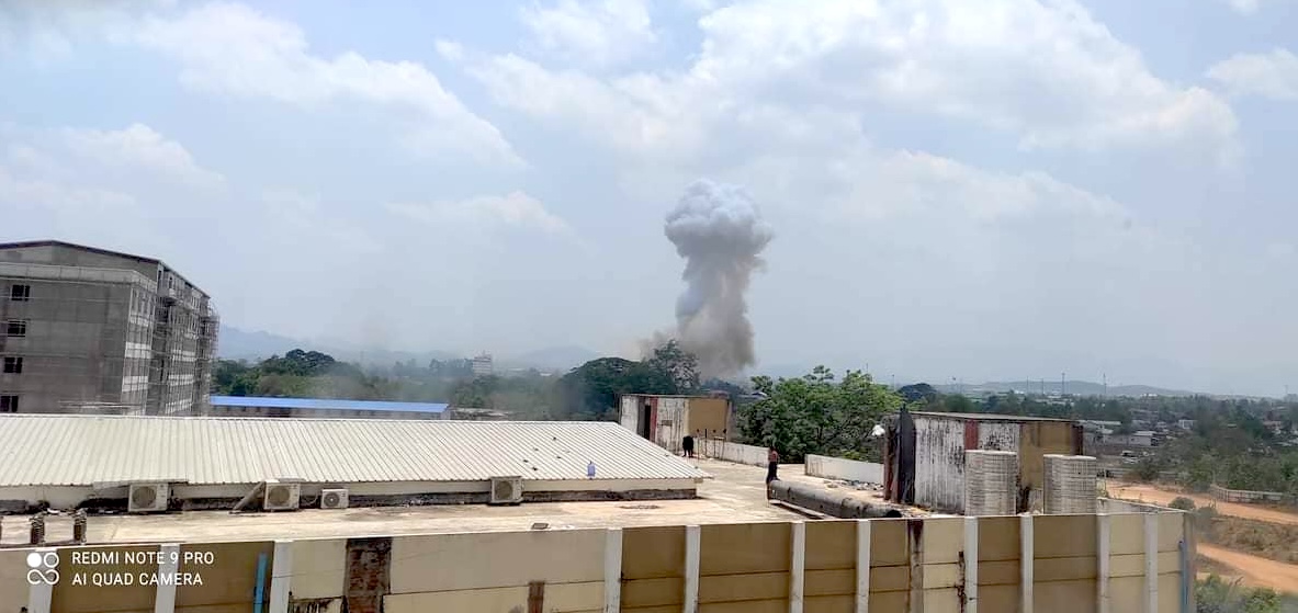 Fighting was ongoing in Myawaddy on Saturday at noon, with residents reporting junta airstrikes and shelling, with more than 100 explosions.

#Whatshappeninginmyanmar