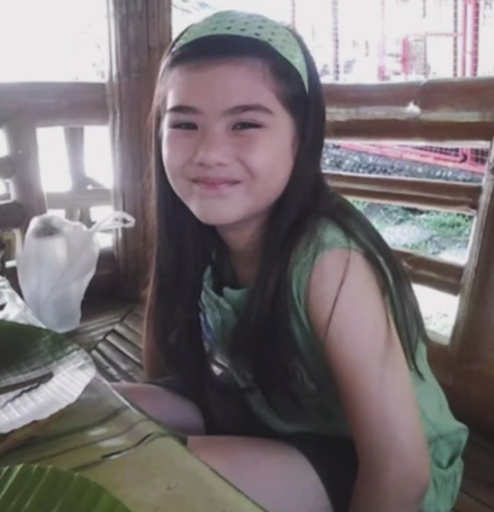 slayermikha's tweet photo. ba't parang magkamuka si ate aiah tsaka si ate mikha nung bata sila? 😭 https://t.co/9eBnLHeEvF