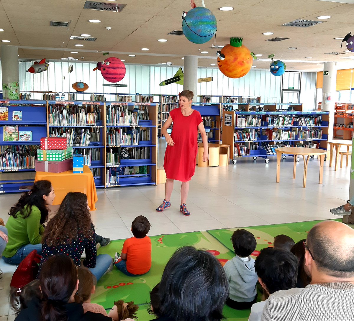 ¡Mañana de sábado disfrutando con los #BBCuentos de <a href="/Tralara123/">Elia Tralará</a> en la #bibliotecainfantil! 👶😍🎁 👏
#bibliotecaLV #TresCantos