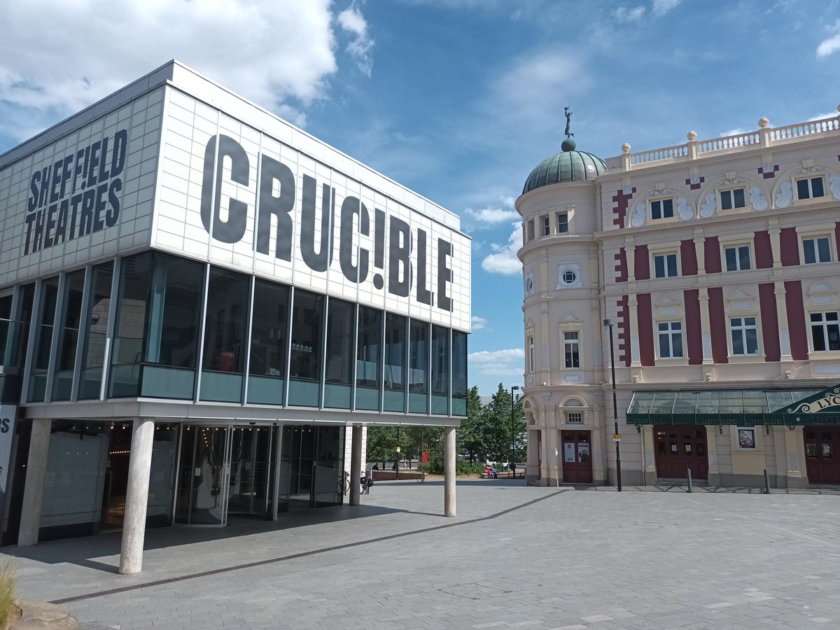 Glorious day in #Sheffield to host the @WeAreWST at the legendary #CrucibleTheatre , the home of snooker. I did not buy tickets, but maybe later in the tournament! @BBCSnooker #WorldSnookerChampionship #CrucibleTheatre #Crucible #Sheffield #Yorkshire #Snooker