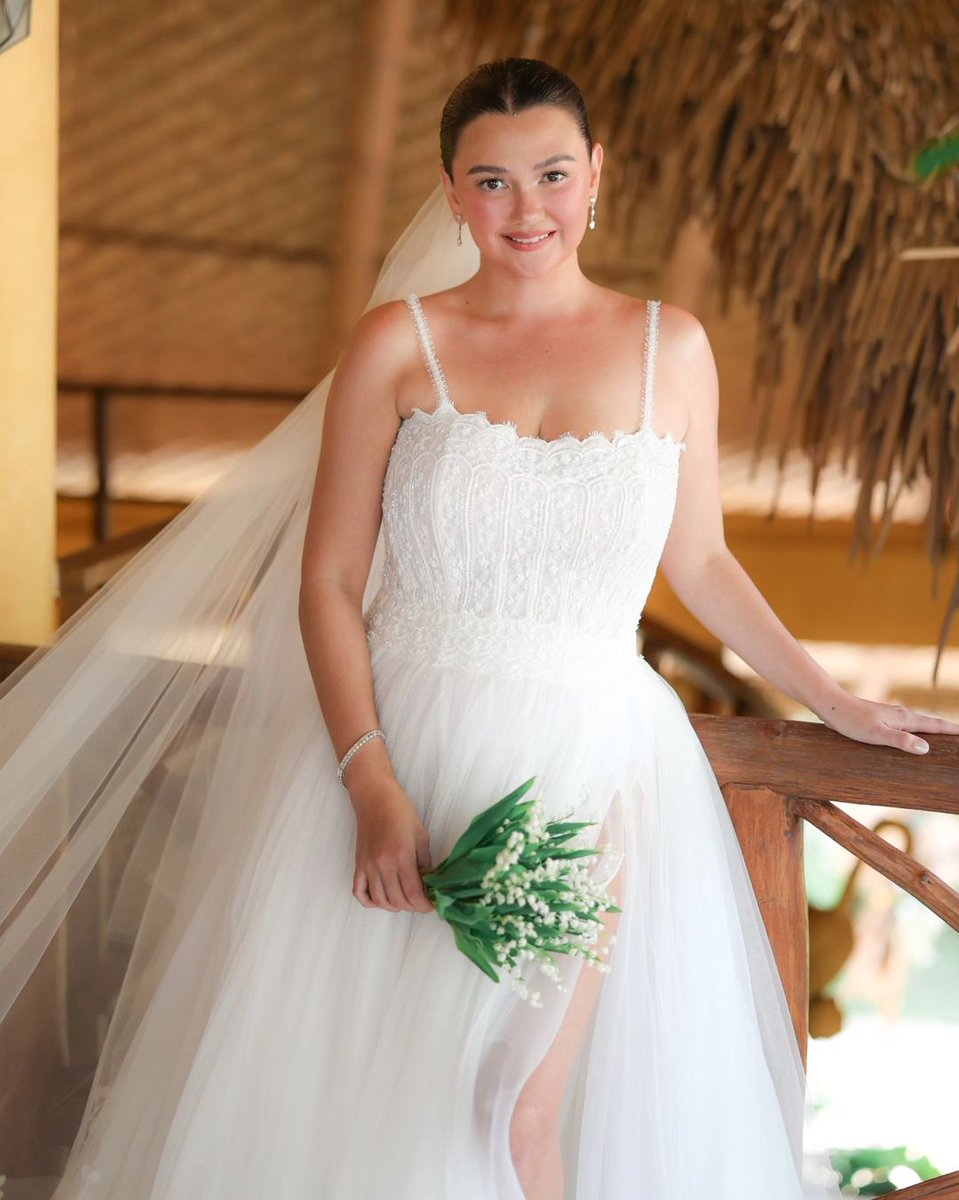 GORGEOUS! 👰🏻‍♀️🤍 LOOK: Actress Angelica Panganiban is a sight to behold as she is set to tie the knot for the second time with her husband, Gregg Homan, in Siargao Island. | 📷: Nelwin Uy; Pat Dy/Instagram Visit entertainment.inquirer.net for updates, stories and more.