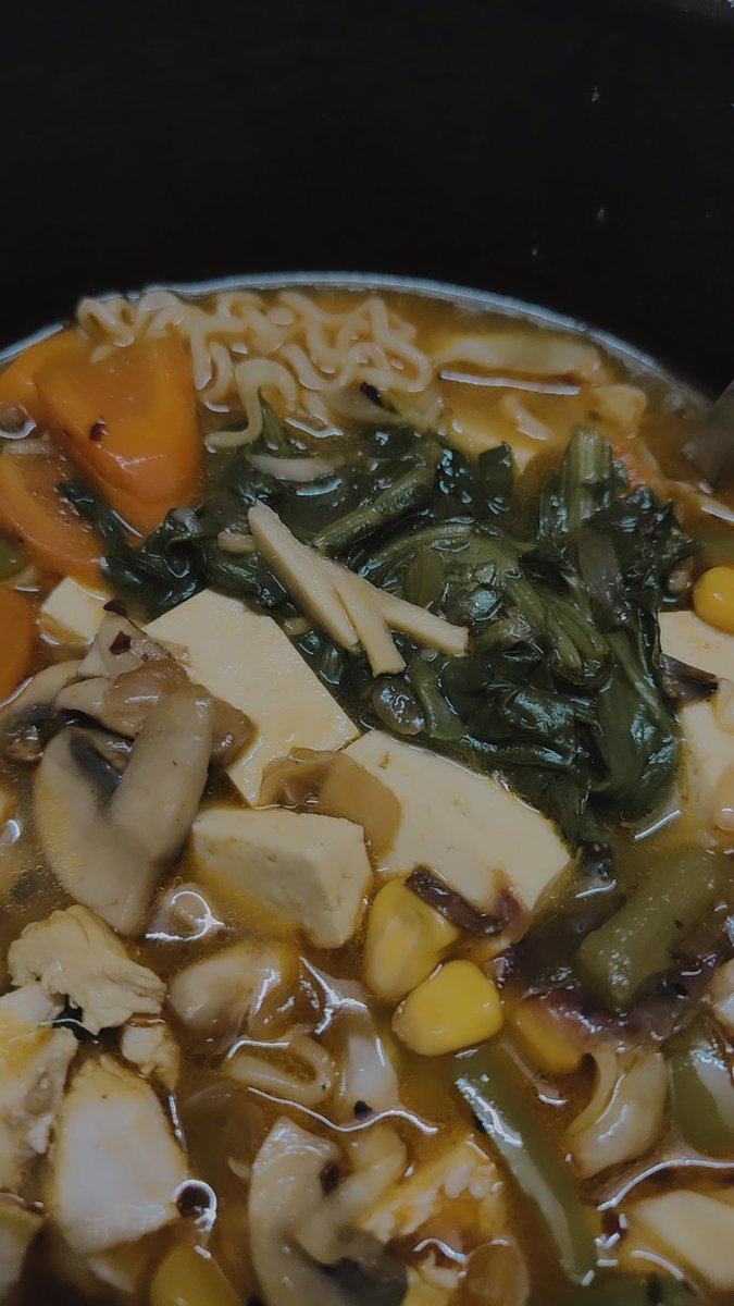 muthu_tara's tweet photo. Made myself a ramen bowl to get me through the day π
#taracooks #ramen https://t.co/PvfTXgDlhE