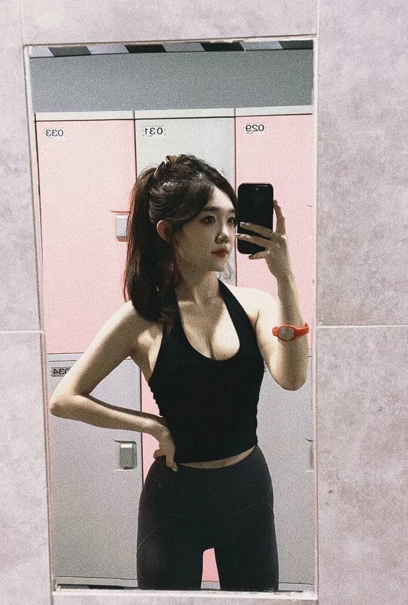 Jerry776969's tweet photo. 台北25歲 專業健身女教練
目前單身 所以妹子常常會有需求
平常私下都會約男學員回家做愛
在床上很主動不小心可能就被榨乾
這位妹子脾氣不好 但就是非常色
資訊放在主頁想約的人 可以自己加 https://t.co/ypQZdDQzIq