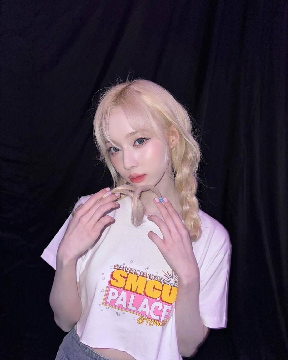 turning into kwiyeomi-minjeongie for smcu palace concert on tokyo, i did have a lot of fun with my members backstage while took tons of cute pic. ୭ ˚.⁺⊹